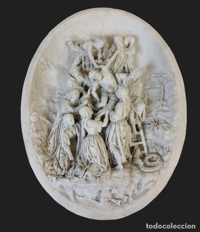 Arte: EL DESCENDIMIENTO DE LA CRUZ. FIRMADO E. CASSIER. BAJORRELIEVE EN ALABASTRO. INGLATERRA. S. XIX.