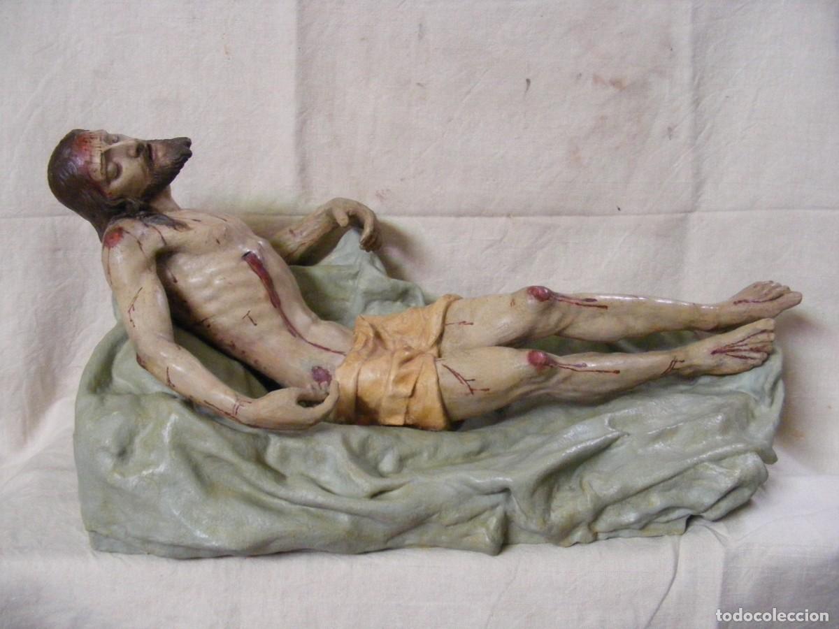 Arte: Cristo yacente. Escuela andaluza, siglo XVIII. Madera tallada y policromada.