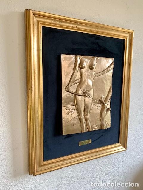 Arte: Salvador Dali EVA - GENESIS 2 22 Bas Relief Sculpture Wall Plate Vintage