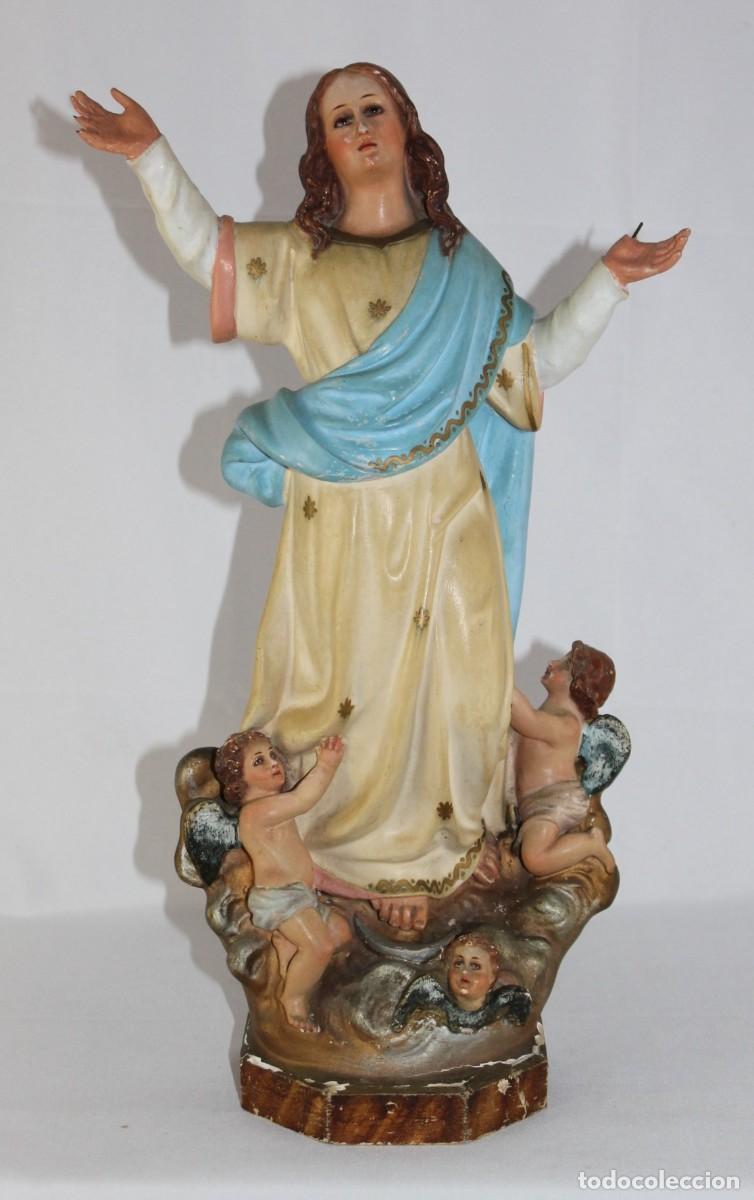 Arte: Antigua Virgen de la Asunci&oacute;n de Olot en estuco policromado con ojos de cristal. 43 cm