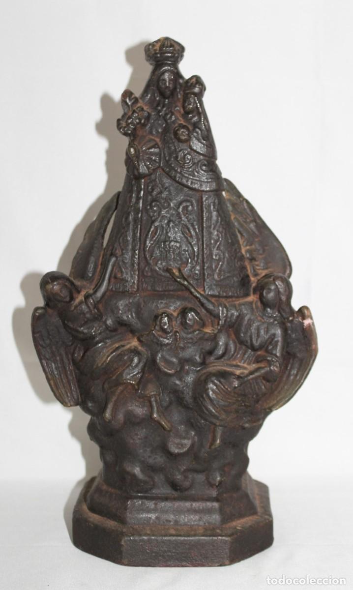 Arte: Nuestra Se&ntilde;ora de Sales de Sueca Valencia en resina efecto bronce con &aacute;ngeles. 37 cm