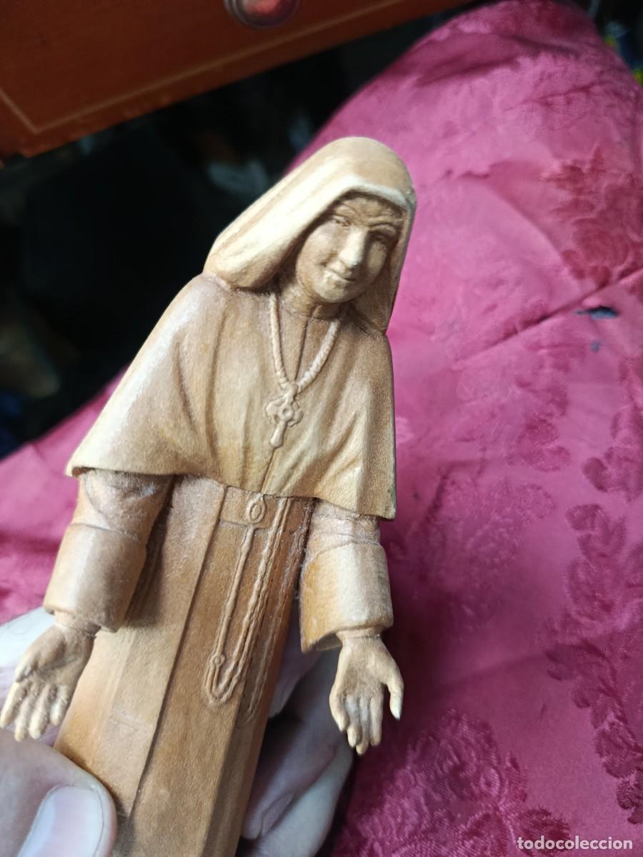 Arte: Escultura en madera de monja. - Foto 8