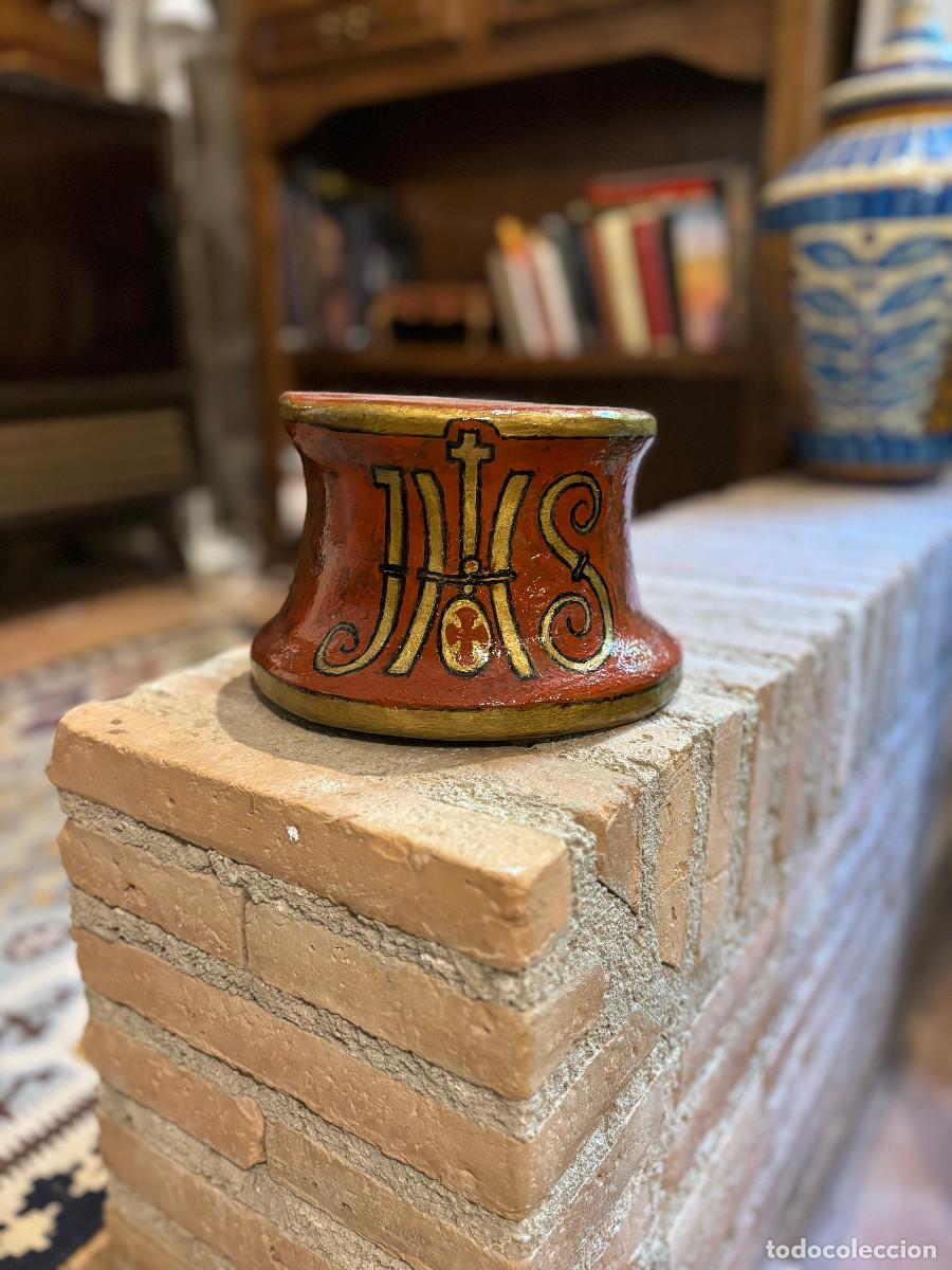 Arte: Peana de Escayola Sacra JHS - Pedestal Religioso Policromado Arte Cristiano S.XX