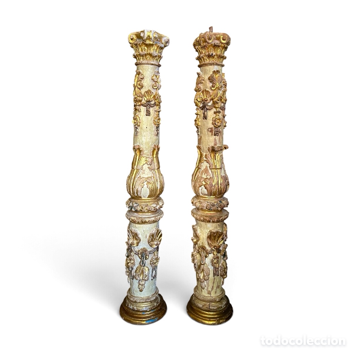 Arte: Pareja de columnas barrocas de madera tallada policromada y pan de oro, s.XVII-XVIII.Retablo iglesia