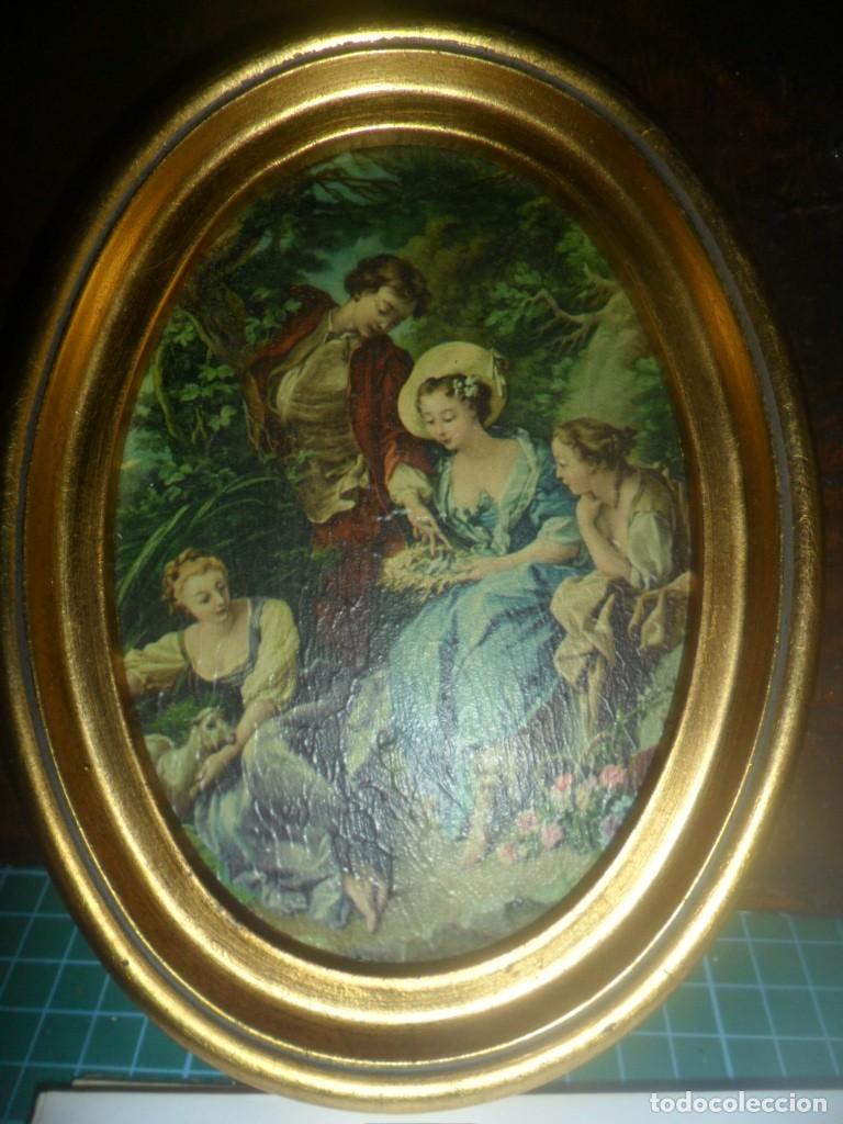 Arte: 023-Cuadro Vintage Ovalado en Madera y Pan de Oro - Escena Rom&aacute;ntica Francesa