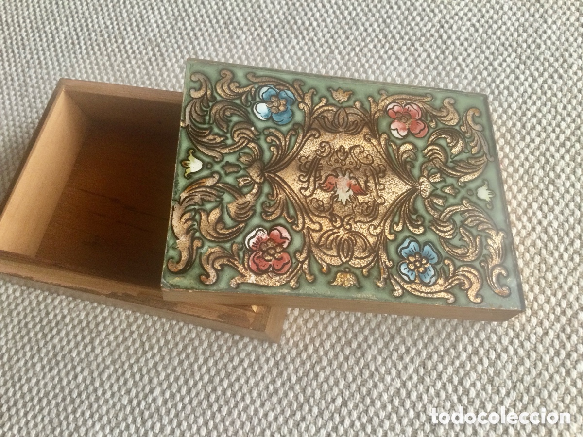 Arte: Caja de madera esmaltada con dibujos. Nueva