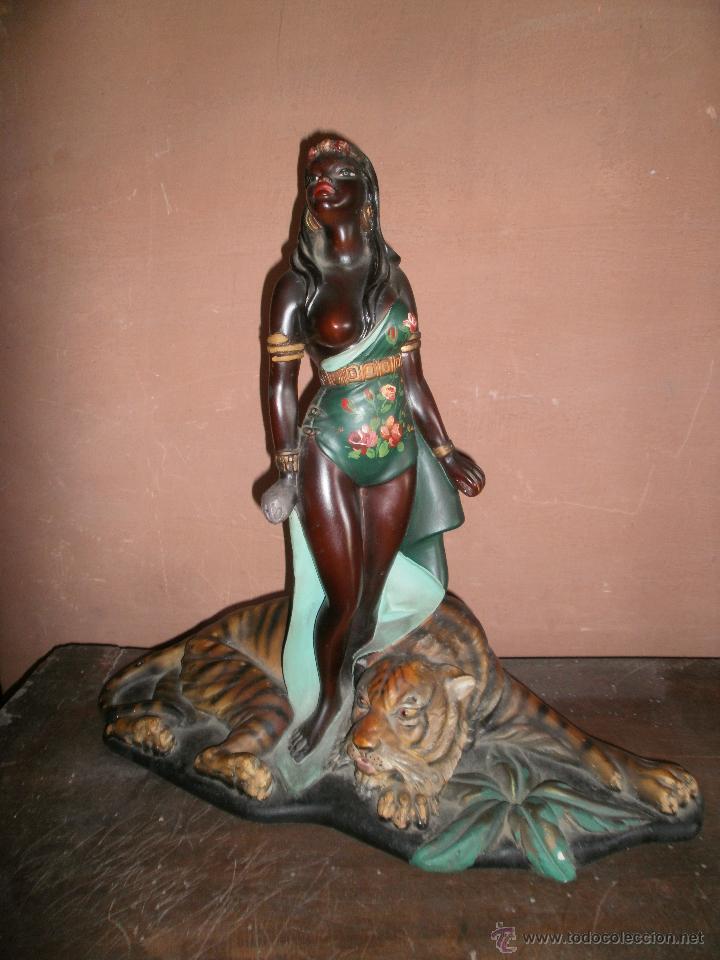 Arte: FIGURA  AFRICANA CON PANTERA - Foto 1