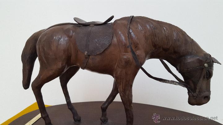Arte: Caballo realizado en cuero. - Foto 1