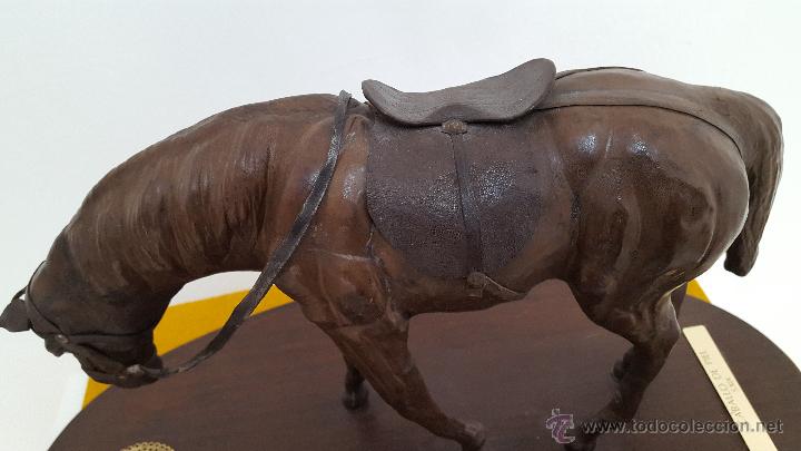 Arte: Caballo realizado en cuero. - Foto 5