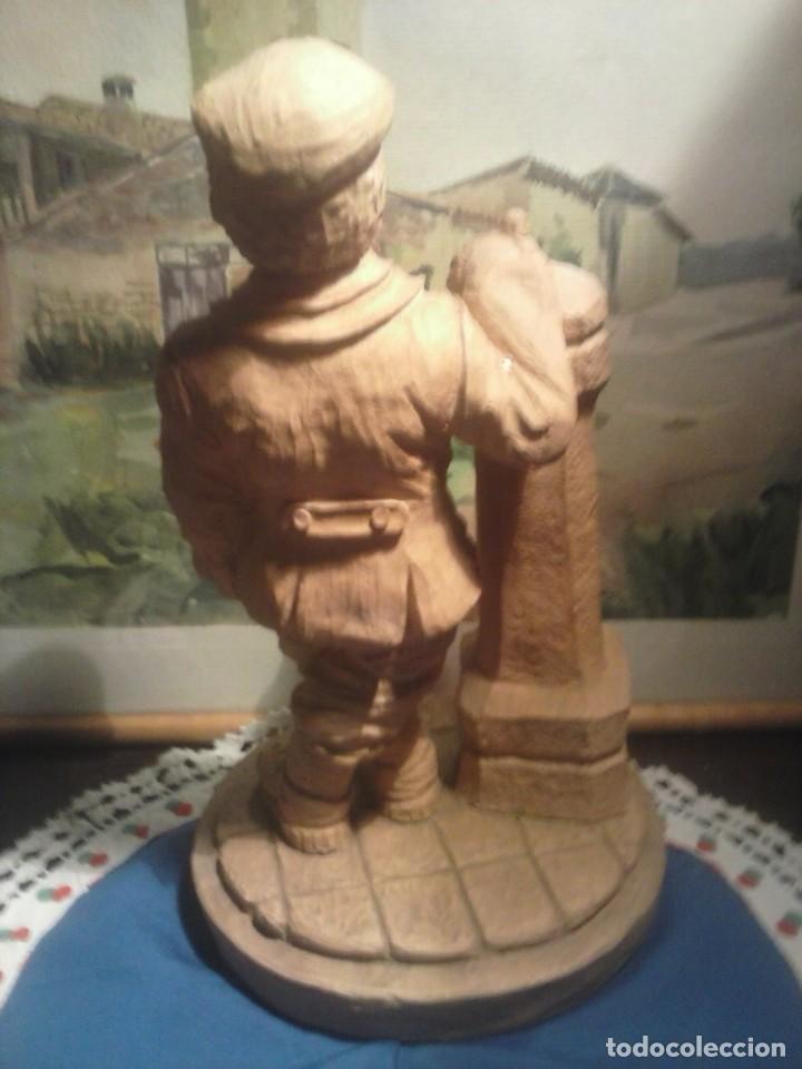 Arte: FIGURA EN BARRO - JF. - Foto 2