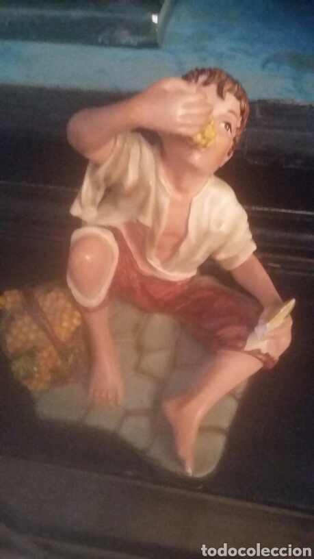 Arte: Ni&ntilde;o comiendo uvas Murillo figura - Foto 1
