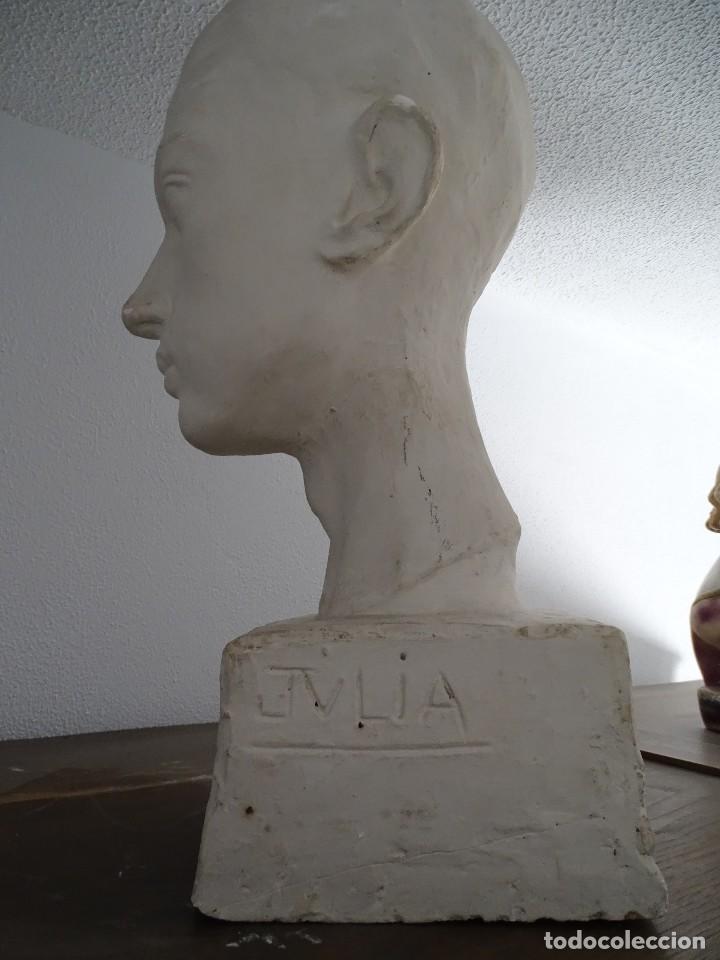 Arte: Julia Minguillon . Busto. Modelado original en escayola - Foto 3