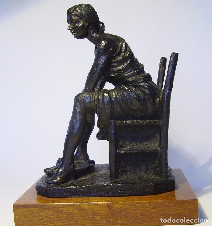 Arte: FIGURA  DE  MUJER  CON  BRASERO - Foto 1