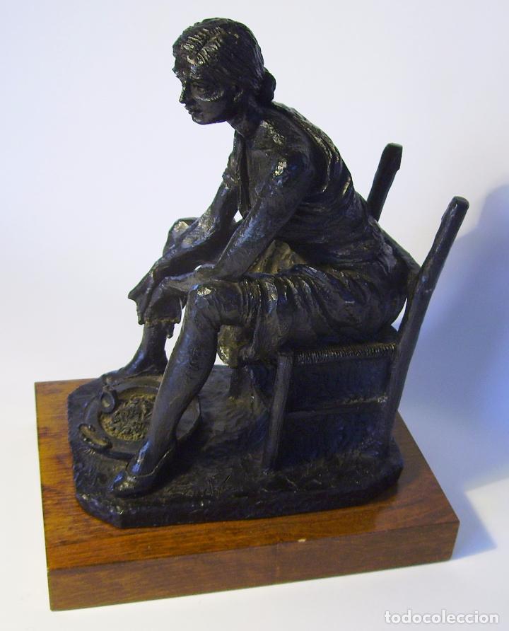 Arte: FIGURA  DE  MUJER  CON  BRASERO - Foto 2