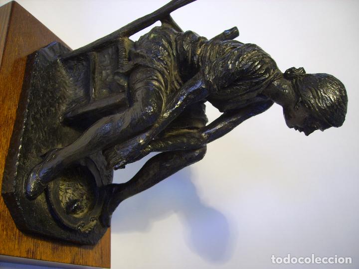 Arte: FIGURA  DE  MUJER  CON  BRASERO - Foto 13