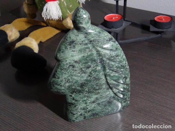 Arte: Pieza art&iacute;stica aparentemente en marmol verde - Foto 4
