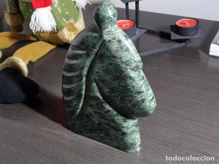 Arte: Pieza art&iacute;stica aparentemente en marmol verde - Foto 5
