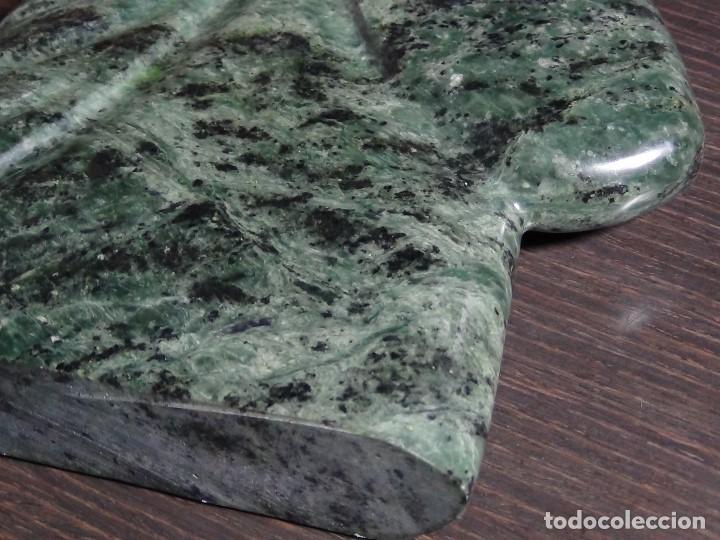 Arte: Pieza art&iacute;stica aparentemente en marmol verde - Foto 9