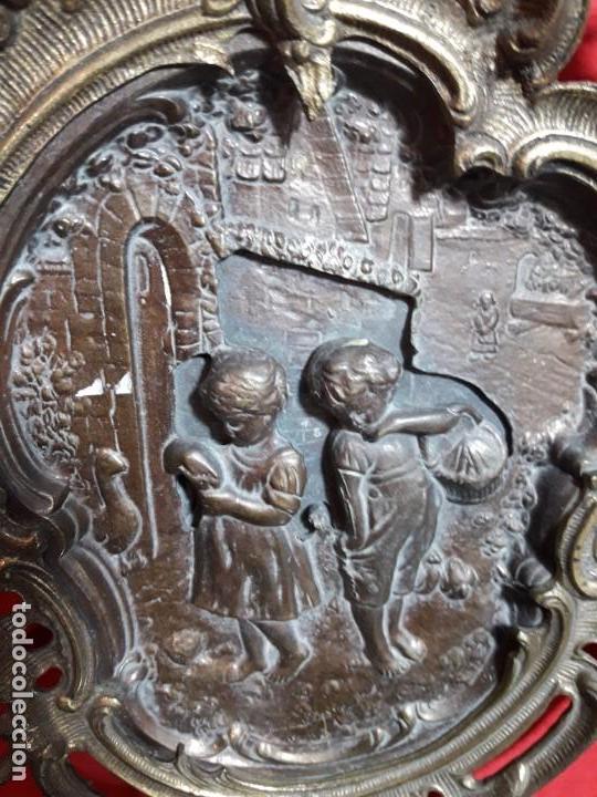 Arte: Relieve en lat&oacute;n enmarcado curnocopia - Foto 2
