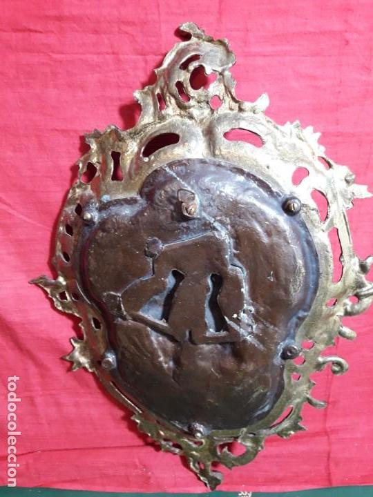 Arte: Relieve en lat&oacute;n enmarcado curnocopia - Foto 6