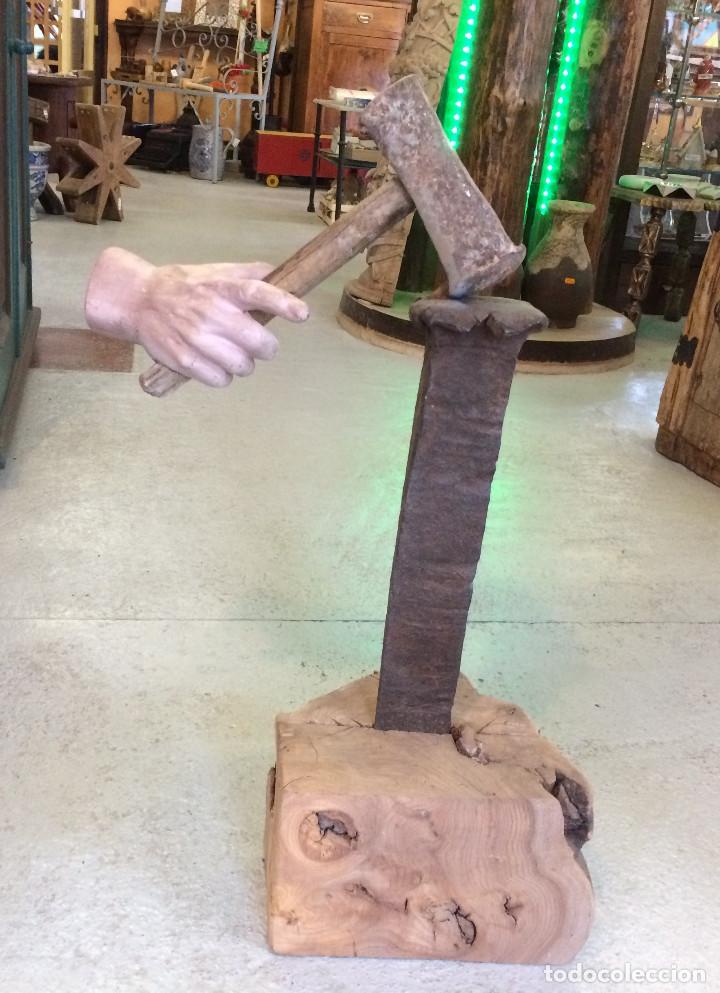 Arte: Escultura ( La Fuerza ). - Foto 1