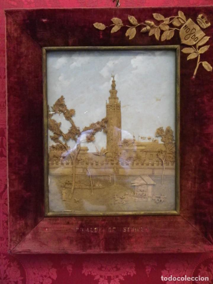 Arte: Giralda siglo XIX en corcho y terciopelo - Foto 1