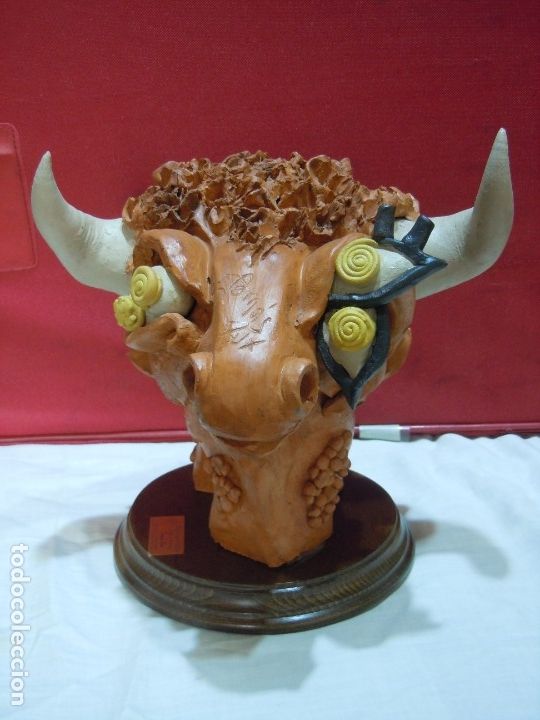 Arte: CABEZA DE TORO escultura de Tom&aacute;s Bux - Foto 1