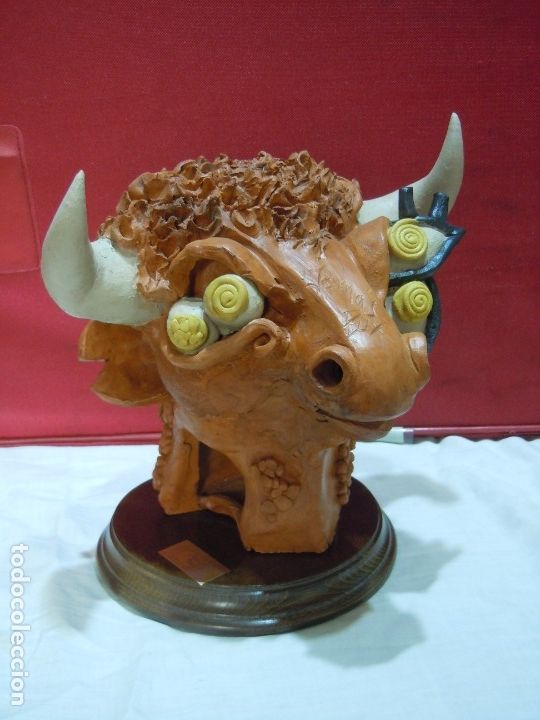 Arte: CABEZA DE TORO escultura de Tom&aacute;s Bux - Foto 2