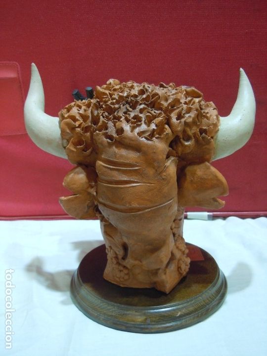 Arte: CABEZA DE TORO escultura de Tom&aacute;s Bux - Foto 4