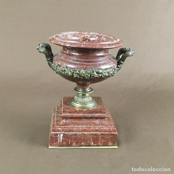 Arte: Copa de m&aacute;rmol rosado con bronce. - Foto 1
