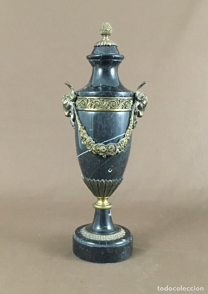 Arte: Jarr&oacute;n de m&aacute;rmol negro con tapa 47cm - Foto 1