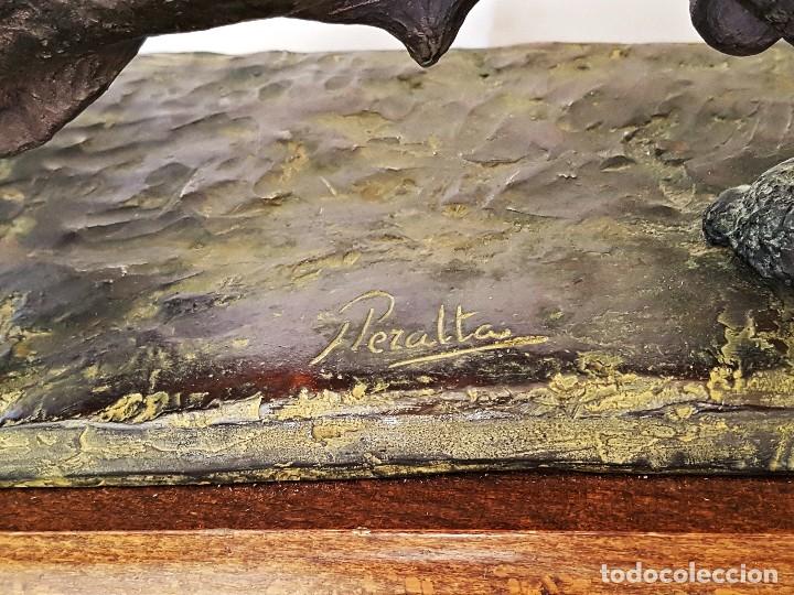 Arte: LA ESTOCADA II, ESCULTURA EN GR&Eacute;S DE ANDR&Eacute;S PERALTA. 1990 - Foto 4