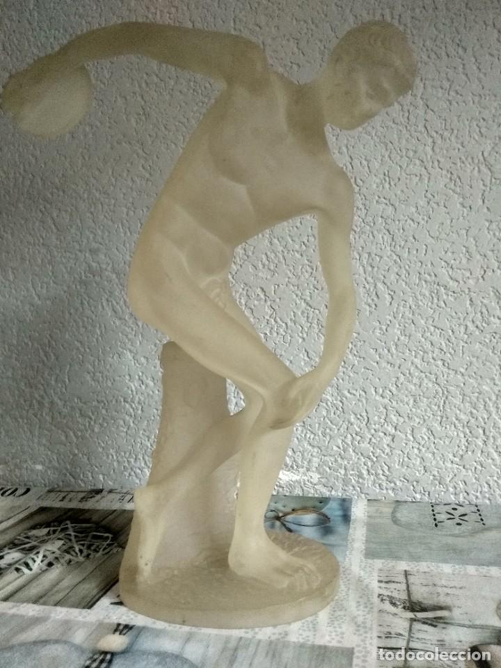 Arte: Escultura vintage en pl&aacute;stico - Foto 1