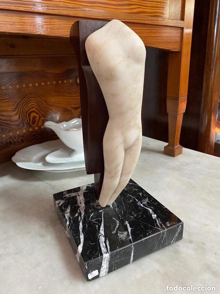 Arte: Escultura de m&aacute;rmol y madera - Foto 1