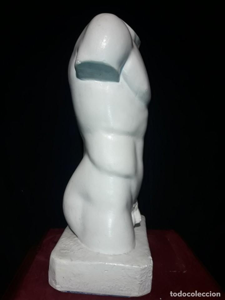 Arte: Torso en escayola - Foto 4
