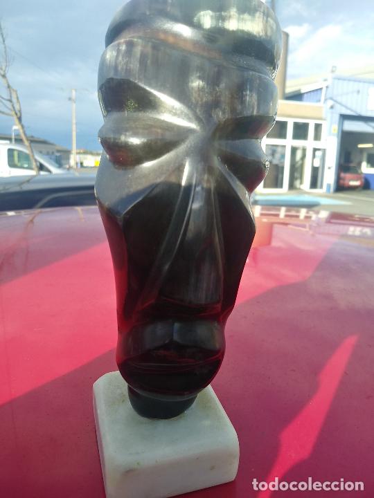 Arte: Cuerno tallado con rostro - Foto 4