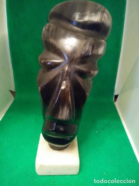 Arte: Cuerno tallado con rostro - Foto 6