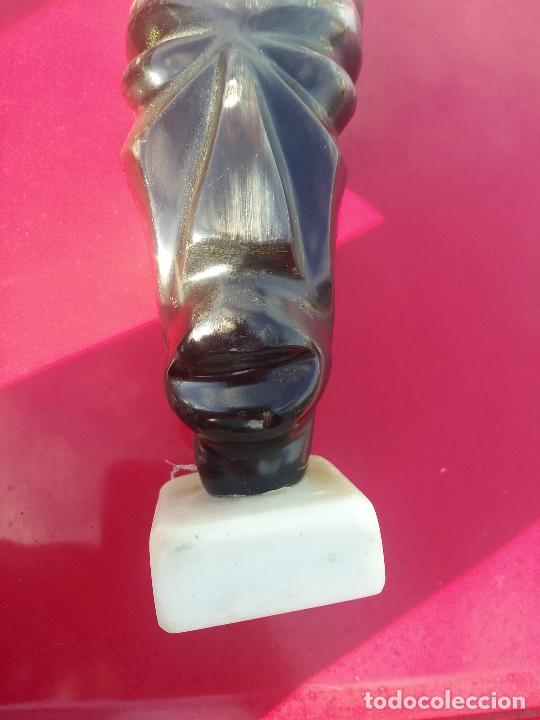 Arte: Cuerno tallado con rostro - Foto 1
