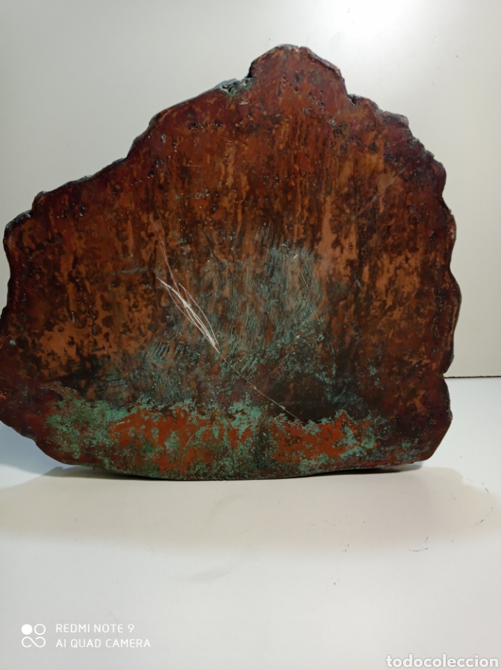 Arte: Antigua escultura de algún material, quizás resina, forrado de cobre. Placa - Foto 4 - 236848070
