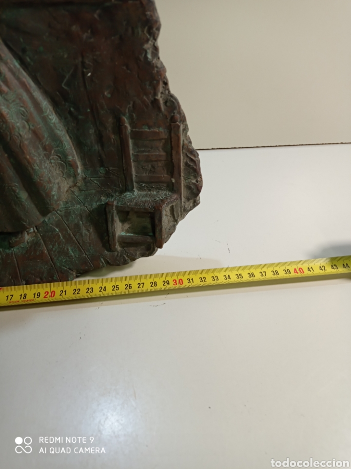 Arte: Antigua escultura de algún material, quizás resina, forrado de cobre. Placa - Foto 6 - 236848070