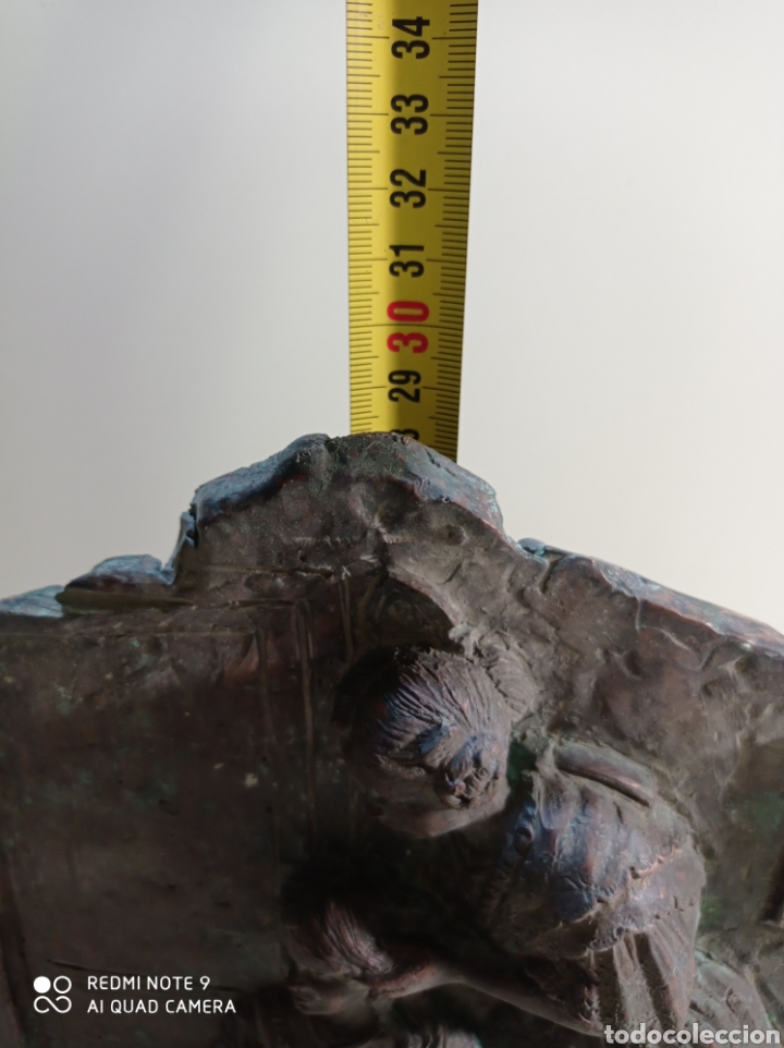 Arte: Antigua escultura de algún material, quizás resina, forrado de cobre. Placa - Foto 7 - 236848070
