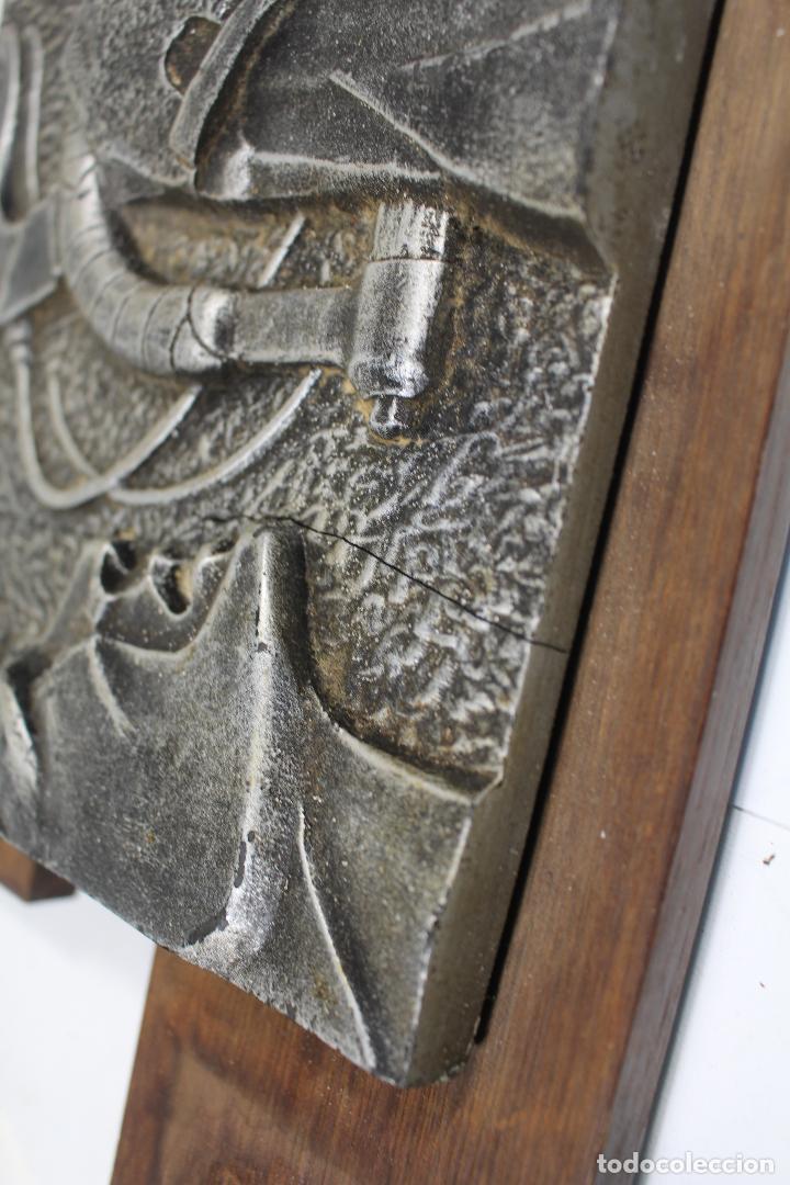 Arte: cuadro escultura relieve ciclista - Foto 2