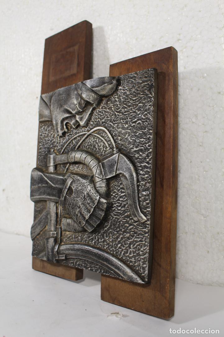 Arte: cuadro escultura relieve ciclista - Foto 4