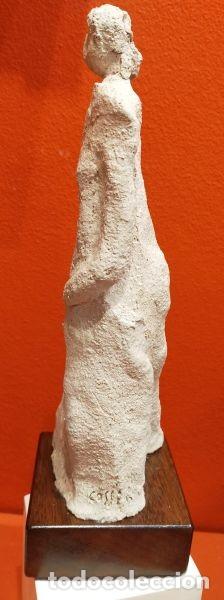 Arte: Mujer. Escultura en barro cocido - Foto 2