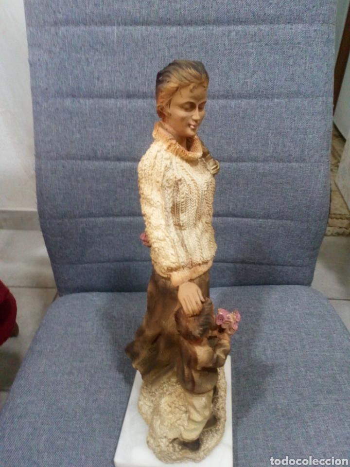 Arte: Figura de mujer y ni&ntilde;o - Foto 4