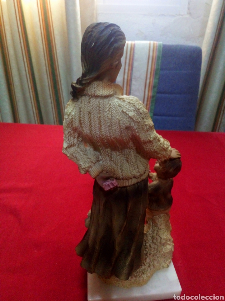 Arte: Figura de mujer y ni&ntilde;o - Foto 6