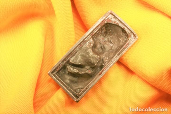 Arte: Placa Virgen de esta&ntilde;o. Rectangular. S. XX. Virgin tin plate. Rectangular. - Foto 2