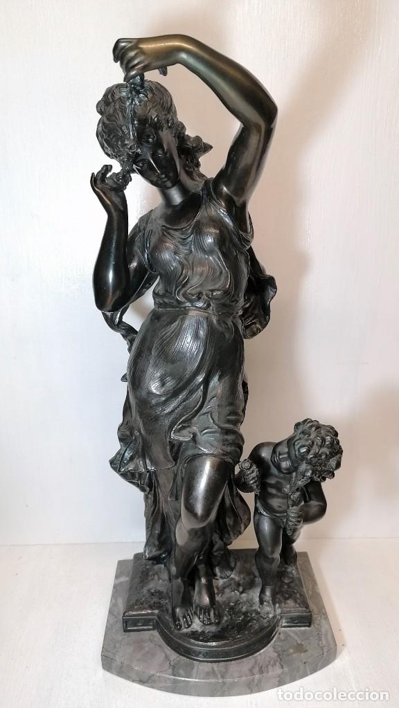 Arte: Figura de calamina bronceada mujer con ni&ntilde;o impecable - Foto 1