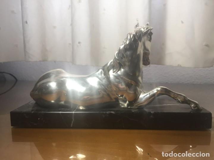Arte: ESCULTURA DE CABALLO CON BA&Ntilde;O DE PLATA - Foto 2