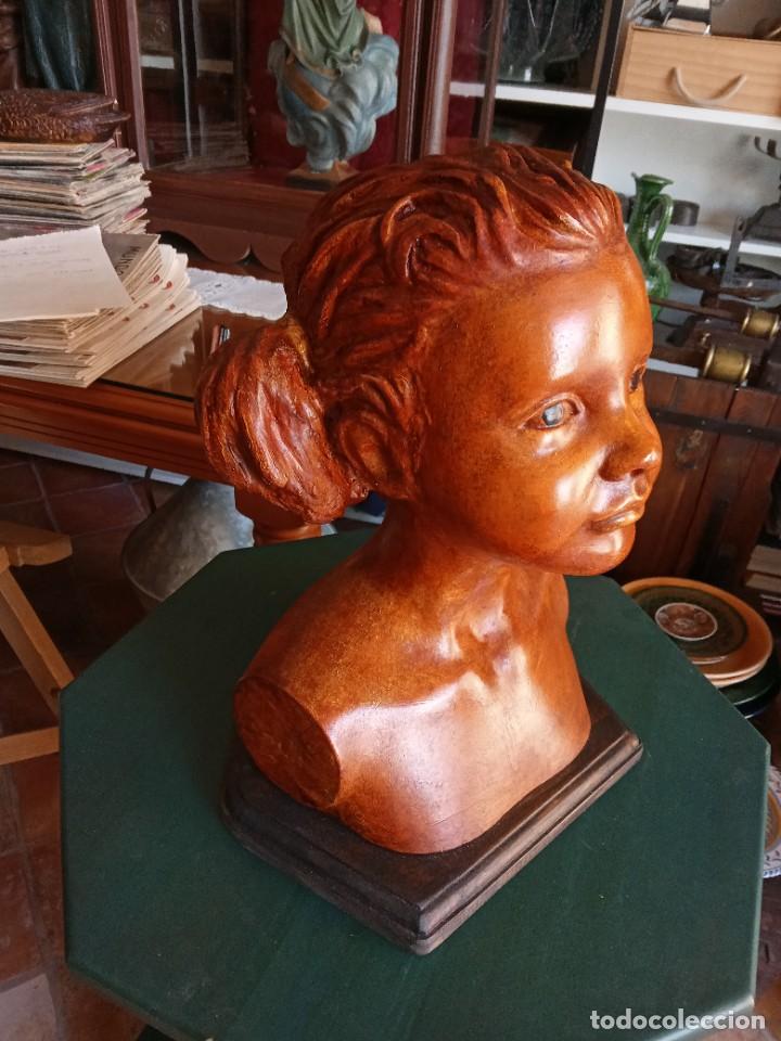 Arte: Busto modernista de ni&ntilde;a, policromado - Foto 2